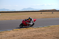 anglesey-no-limits-trackday;anglesey-photographs;anglesey-trackday-photographs;enduro-digital-images;event-digital-images;eventdigitalimages;no-limits-trackdays;peter-wileman-photography;racing-digital-images;trac-mon;trackday-digital-images;trackday-photos;ty-croes